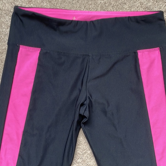 Bally Total Fitness Capris - Picture 4 of 7